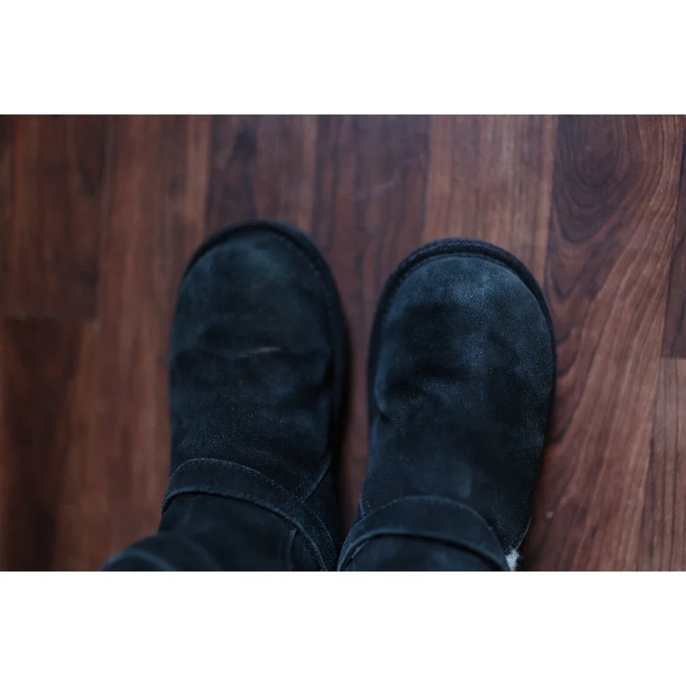 UGG Youth 4 Maddi II Casual Shearling Winter Boots Buckle Black Suede 1102529